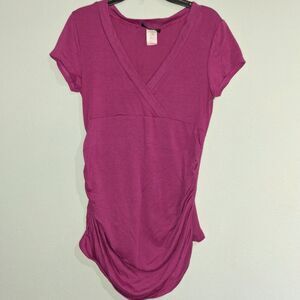 Goddess Maternity Berry Pink T-shirt Size Small V neck Ruched Sides
